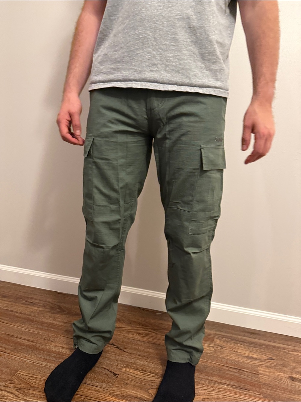 Men's Olive Cargo Pants with Multi-Pocket Utility